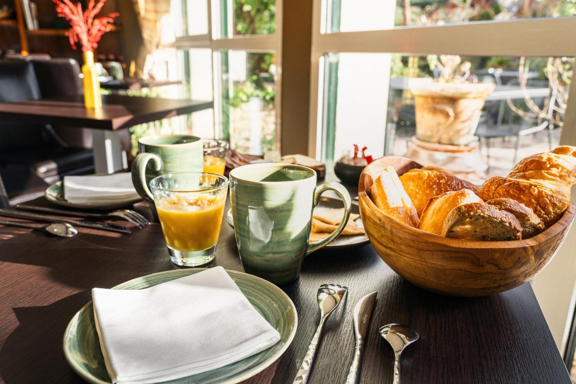 Logis L'Auberge - Maison Glenn Anna Saint Anne-dʼAuray Екстериор снимка