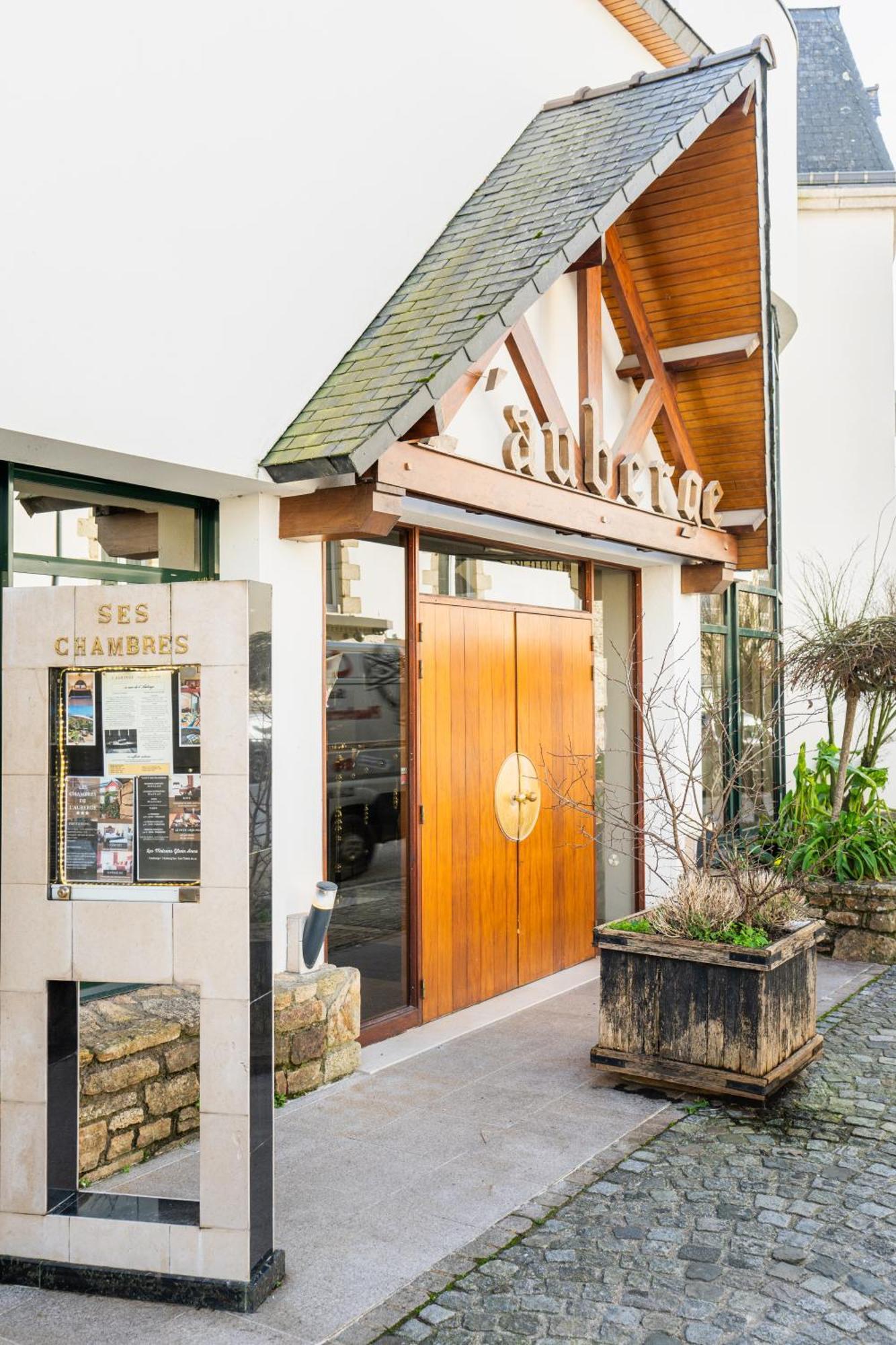 Logis L'Auberge - Maison Glenn Anna Saint Anne-dʼAuray Екстериор снимка